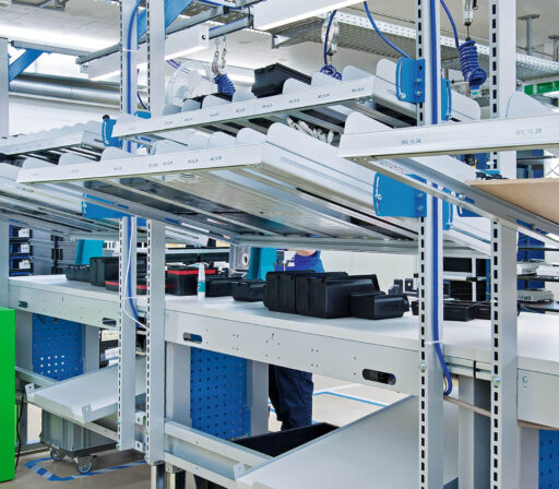 Materialbereitstellung mit Winkelblech Zuführung {{brizy_dc_image_alt imageSrc=